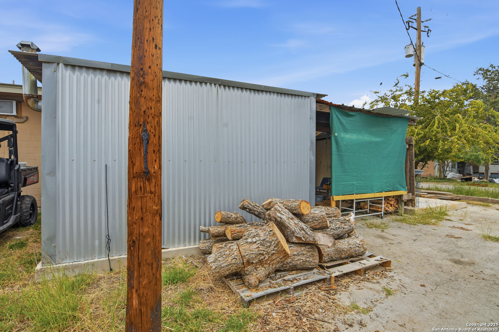 320 E Fisher Uvalde TX 78881
