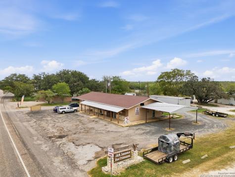 320 E Fisher Uvalde TX 78881