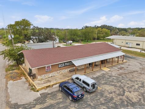 320 E Fisher Uvalde TX 78881