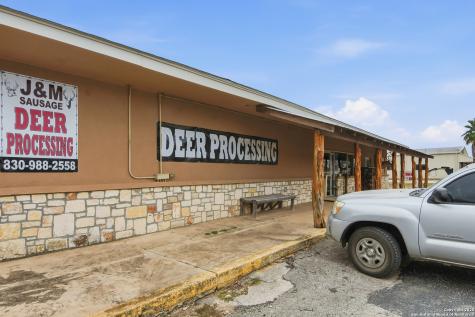 320 E Fisher Uvalde TX 78881