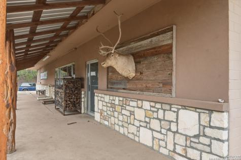 320 E Fisher Uvalde TX 78881