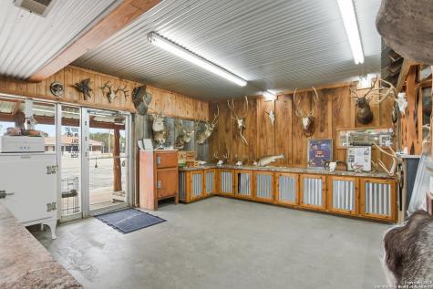 320 E Fisher Uvalde TX 78881
