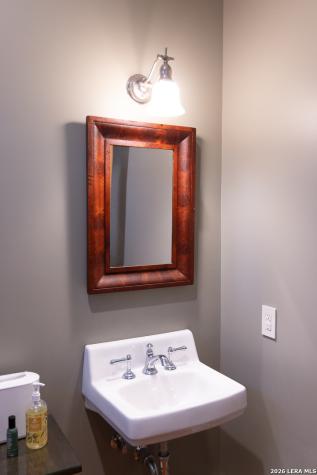 416 Highway 27 Comfort TX 78013