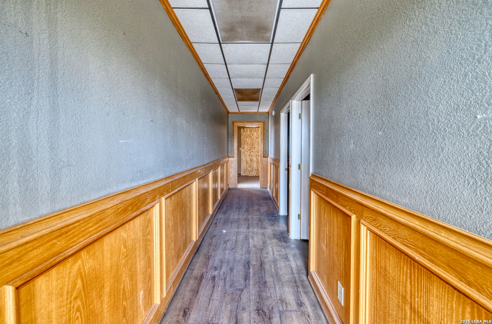 300 E Oak Uvalde TX 78801