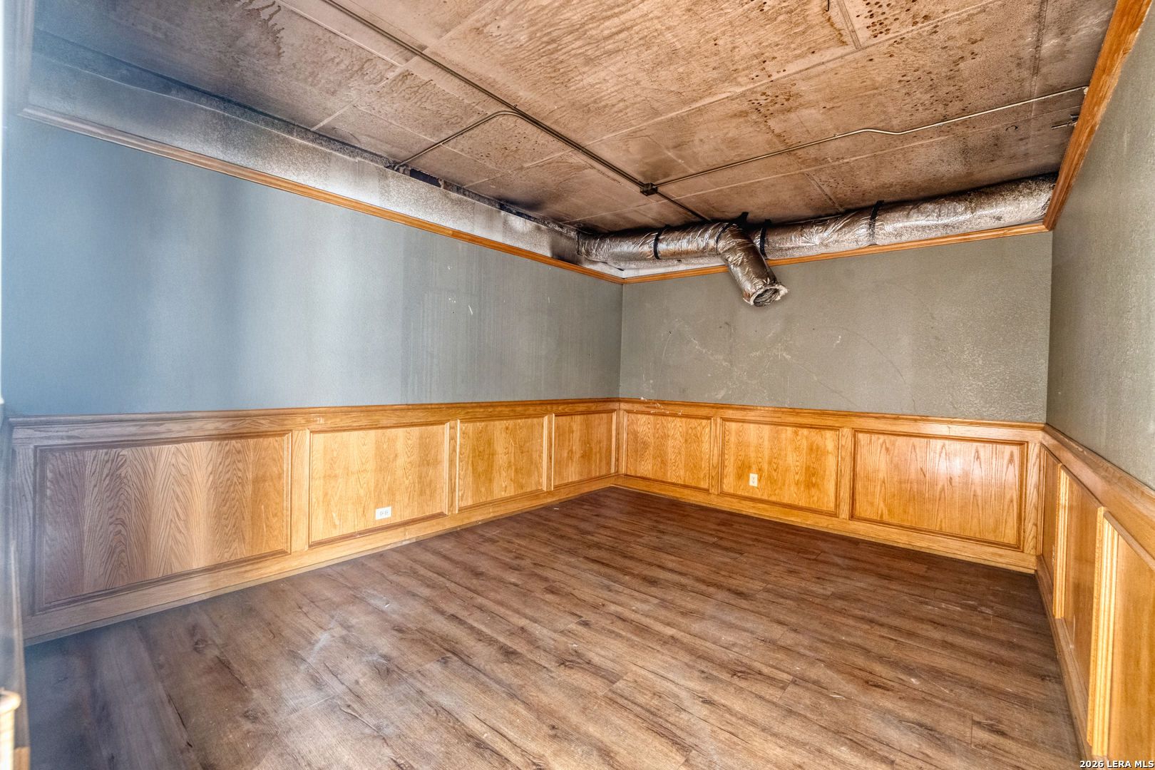 300 E Oak Uvalde TX 78801