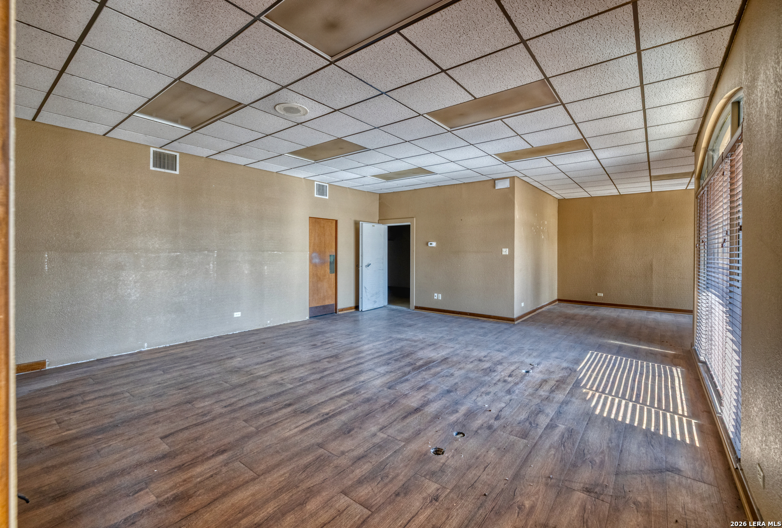 300 E Oak Uvalde TX 78801