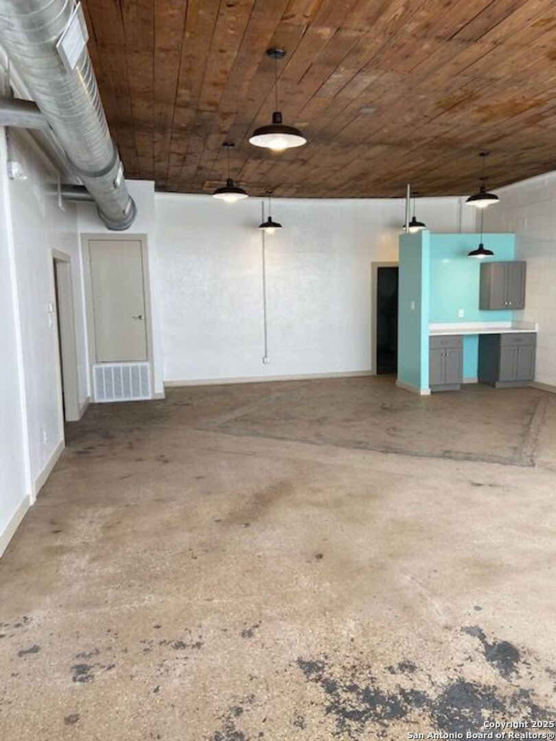 154 Fredericksburg San Antonio TX 78201