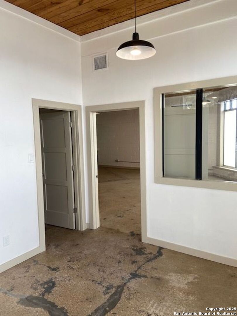 154 Fredericksburg San Antonio TX 78201