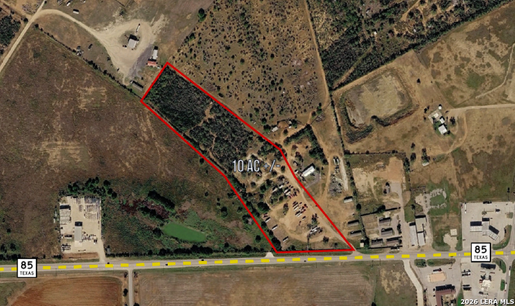 1160 W Highway 85 Dilley TX 78017