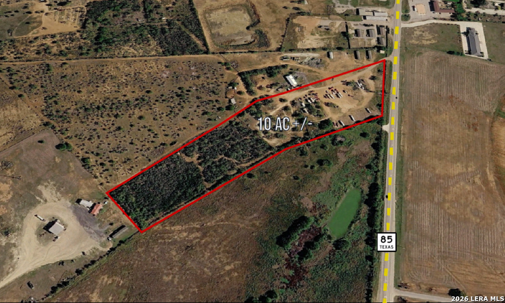 1160 W Highway 85 Dilley TX 78017