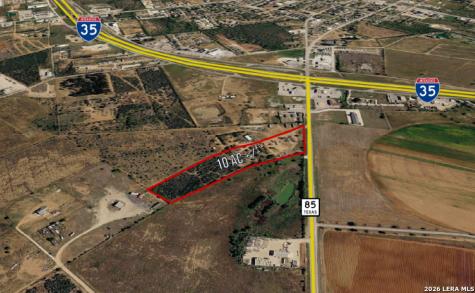 1160 W Highway 85 Dilley TX 78017