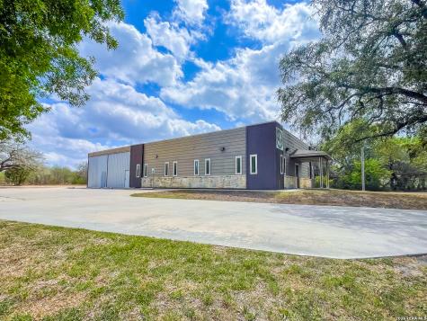1824 S Washington Street Beeville TX 78102