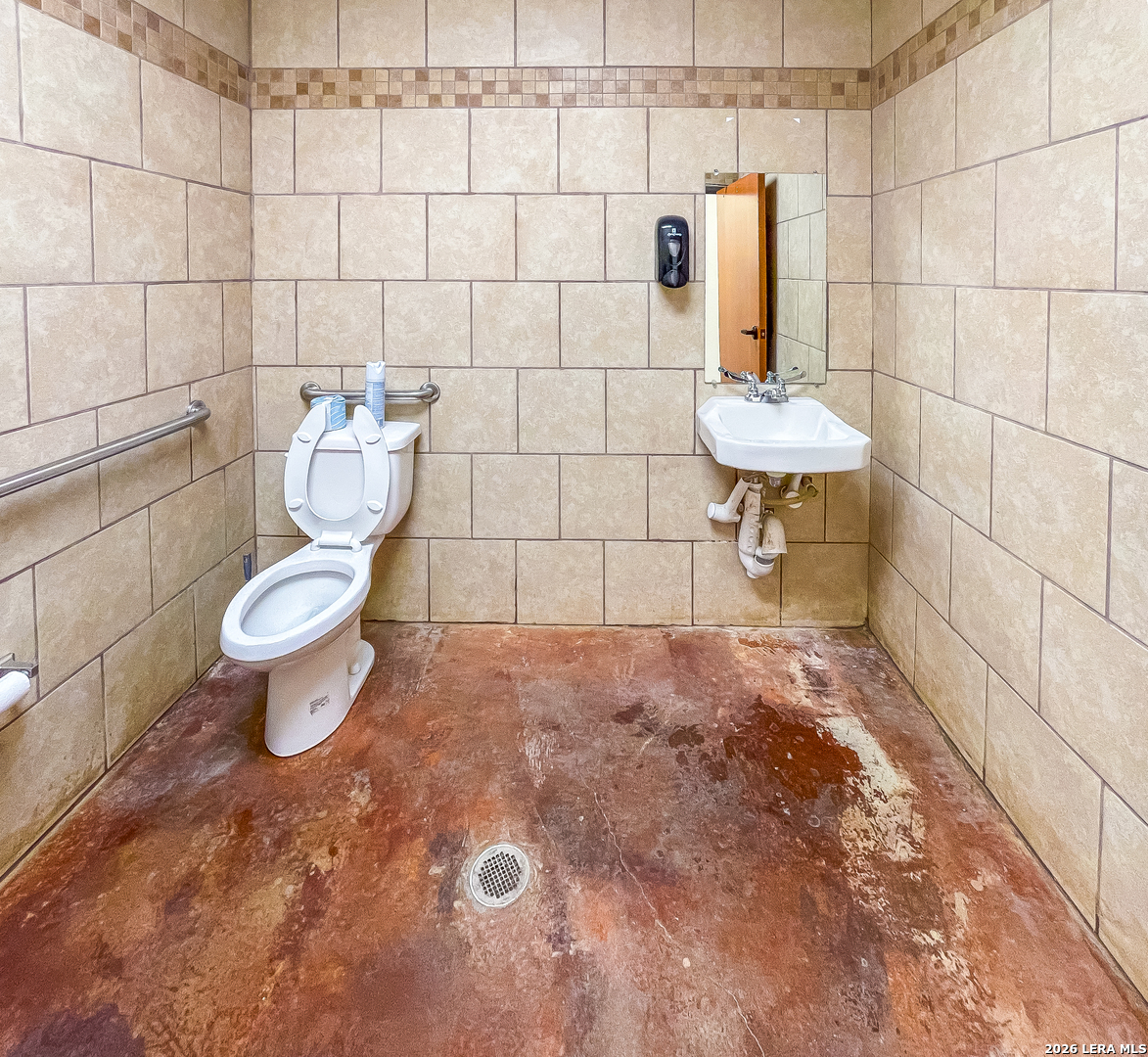 1824 S Washington Street Beeville TX 78102