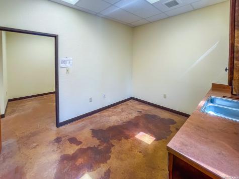 1824 S Washington Street Beeville TX 78102