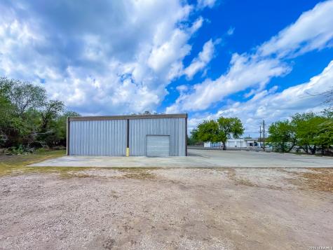1824 S Washington Street Beeville TX 78102