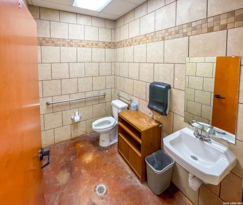 1824 S Washington Street Beeville TX 78102
