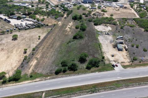4390 S Loop 1604 E Elmendorf TX 78112