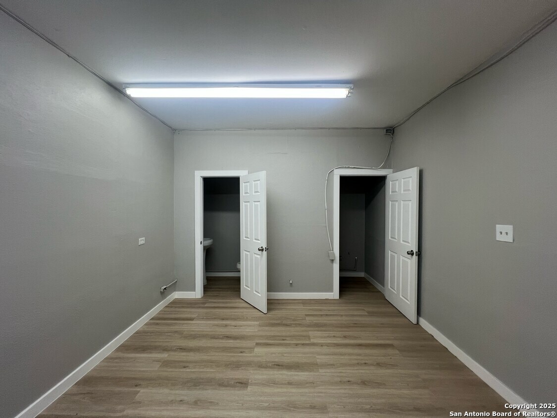 1500 Fredericksburg Road San Antonio TX 78201