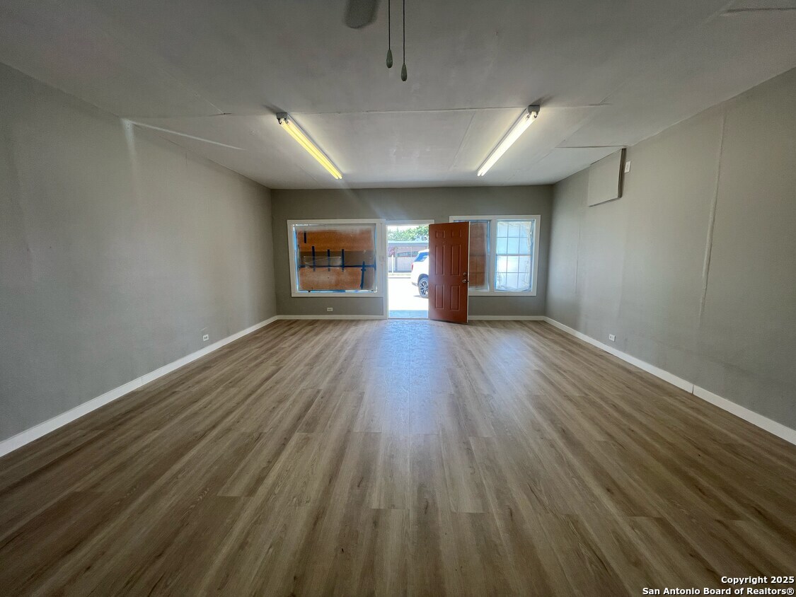 1500 Fredericksburg Road San Antonio TX 78201