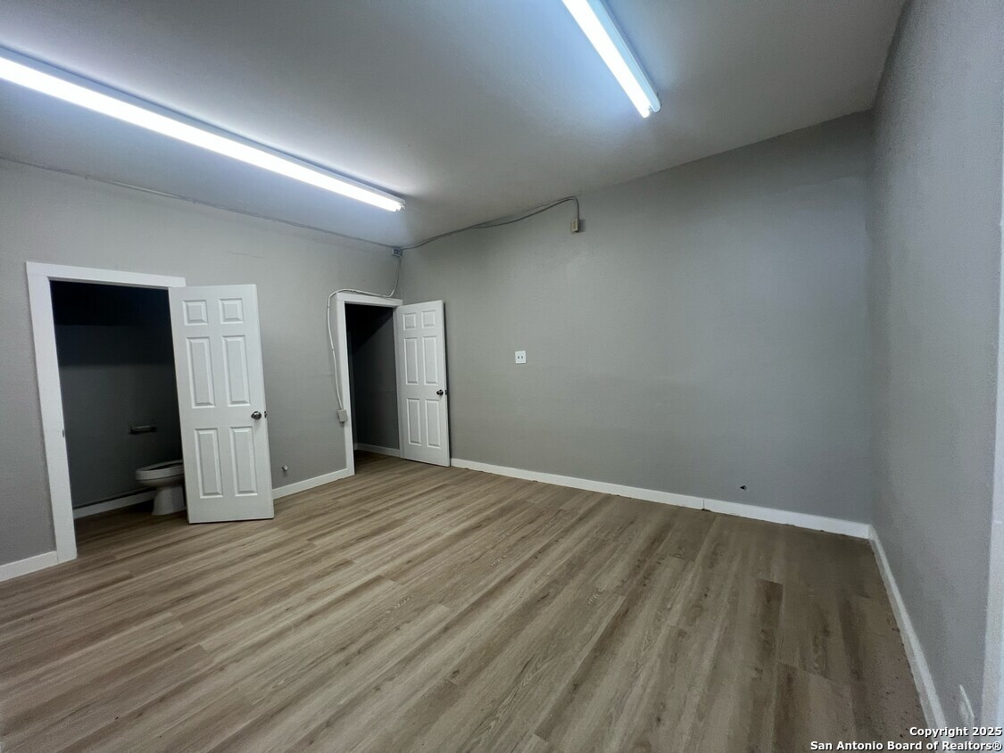 1500 Fredericksburg Road San Antonio TX 78201