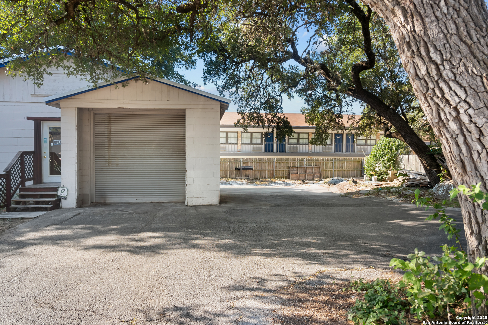 1224 S Main Street N S Main Boerne TX 78006