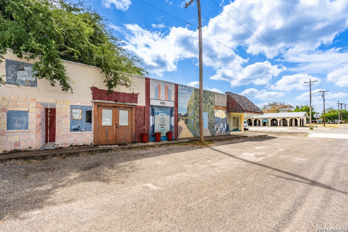 210 S Us Highway 83 Leakey TX 78873