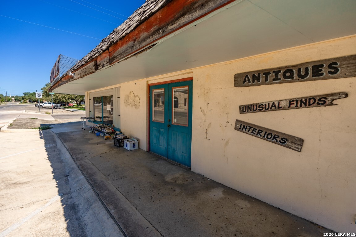 210 S Us Highway 83 Leakey TX 78873