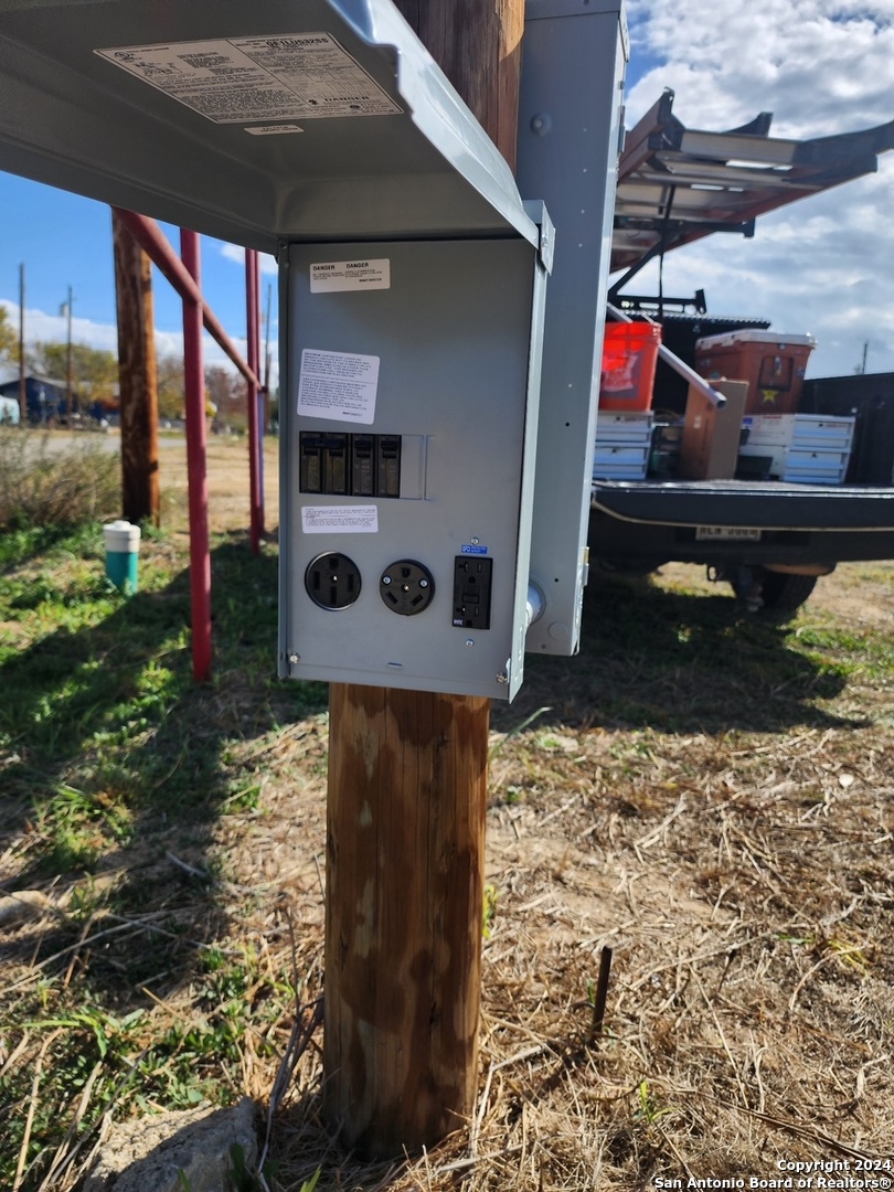 1774 Highway 132 N North Natalia TX 78059