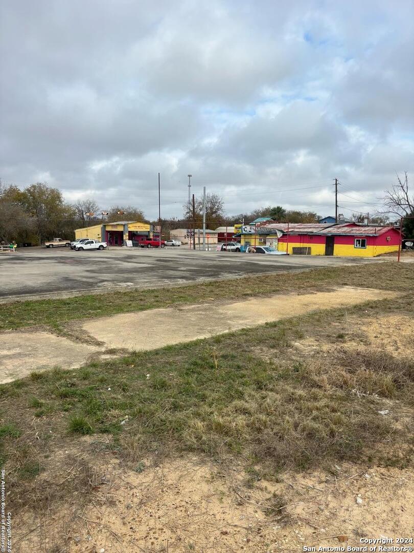 1774 Highway 132 N North Natalia TX 78059