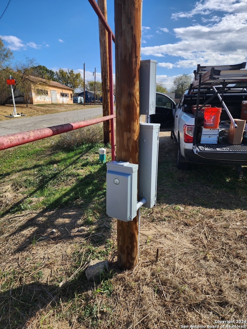 1774 Highway 132 N North Natalia TX 78059