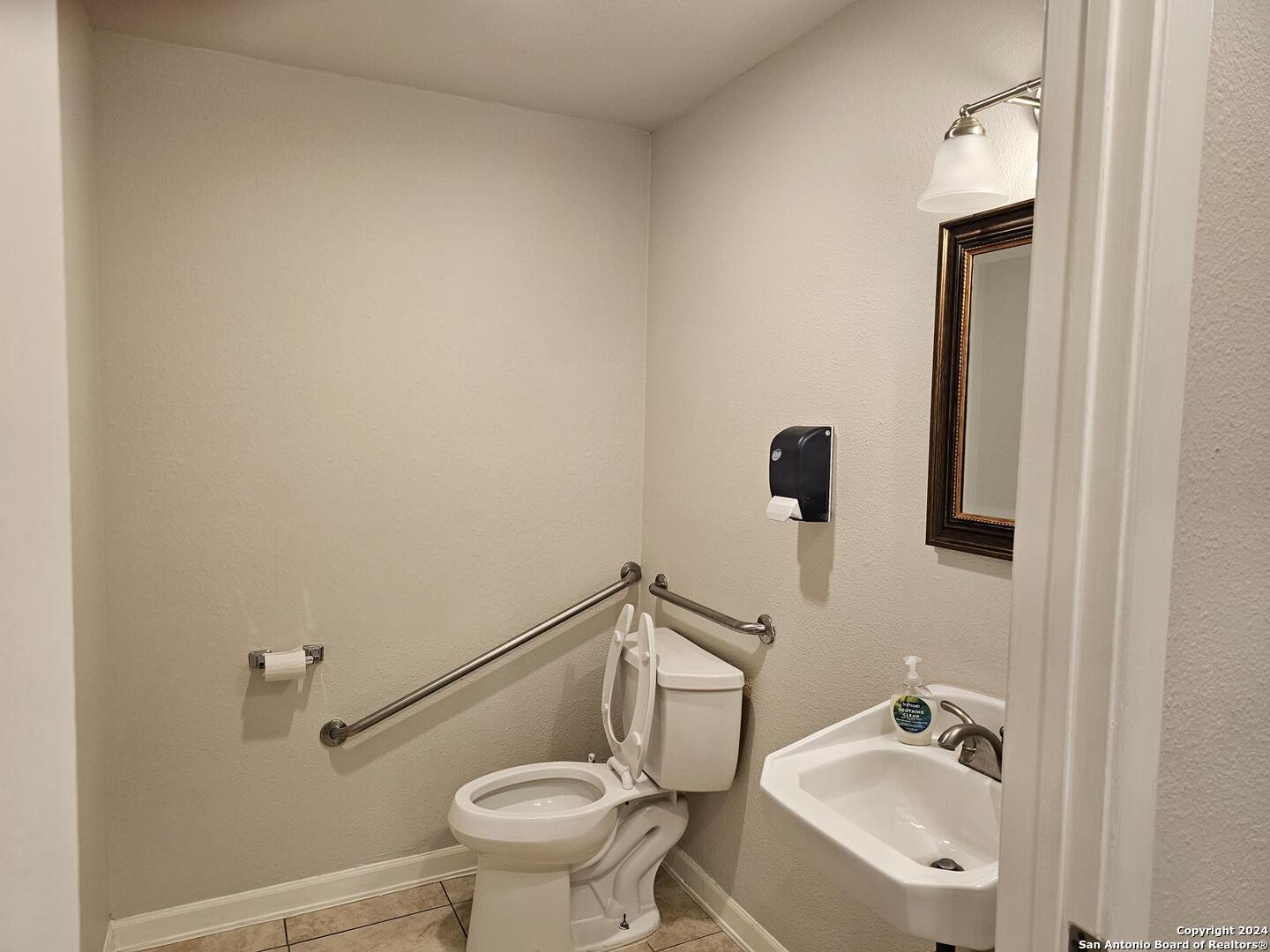 8008 West Avenue San Antonio TX 78213