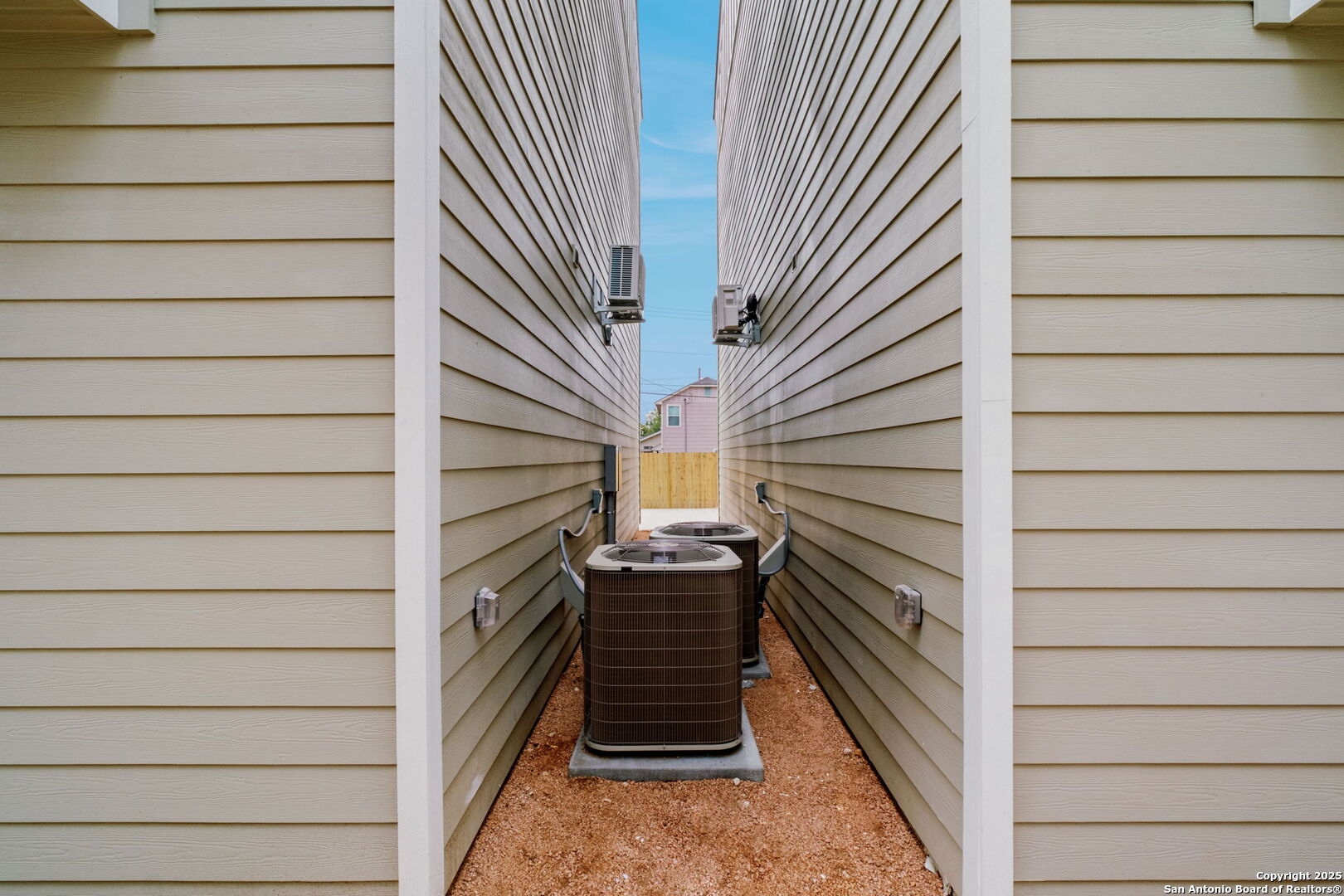 1502 S Walters San Antonio TX 78210