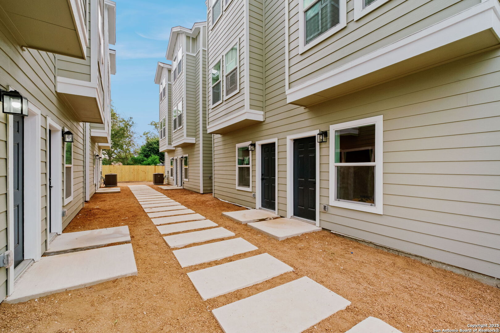 1502 S Walters San Antonio TX 78210