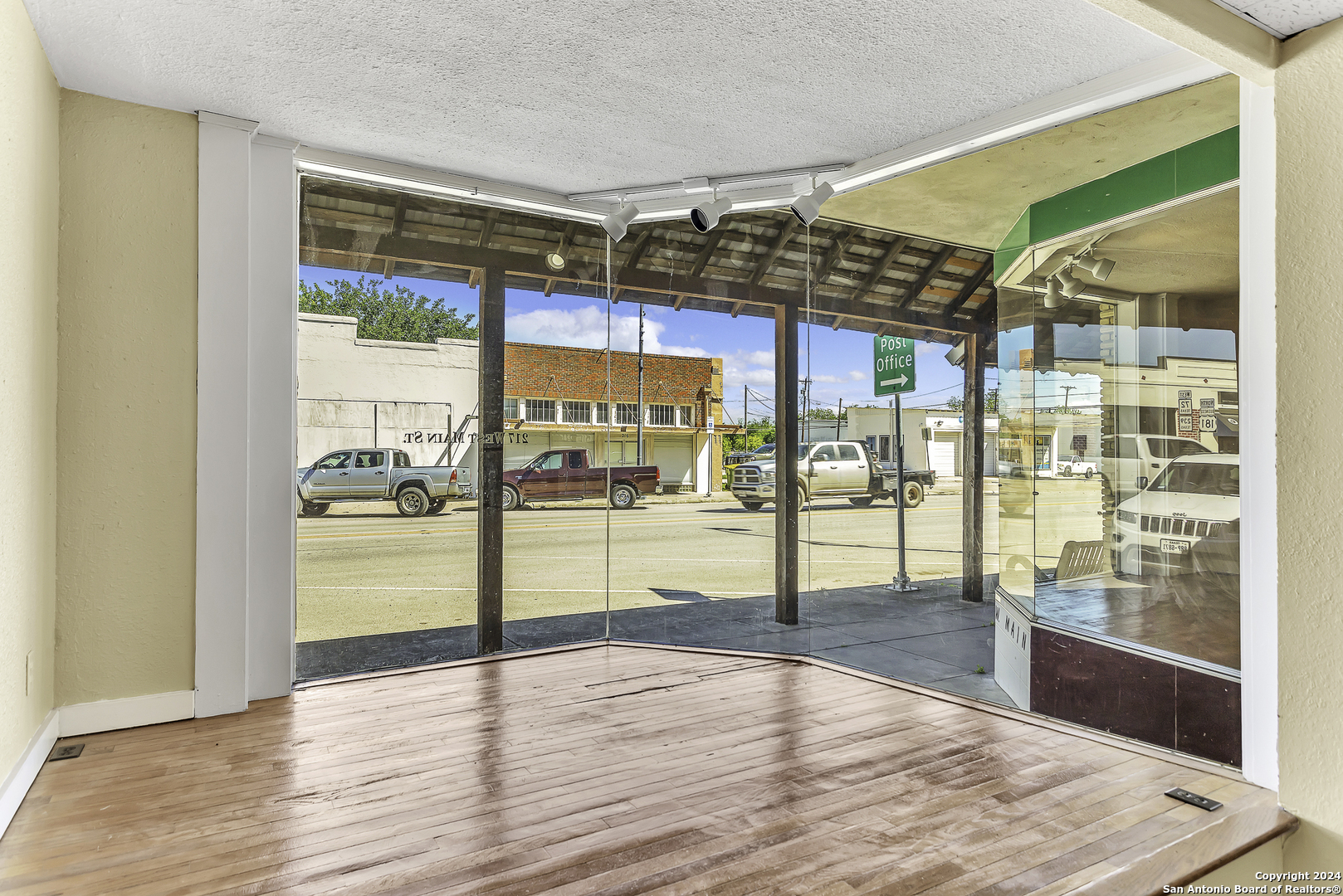 217 W Main Street Kenedy TX 78119