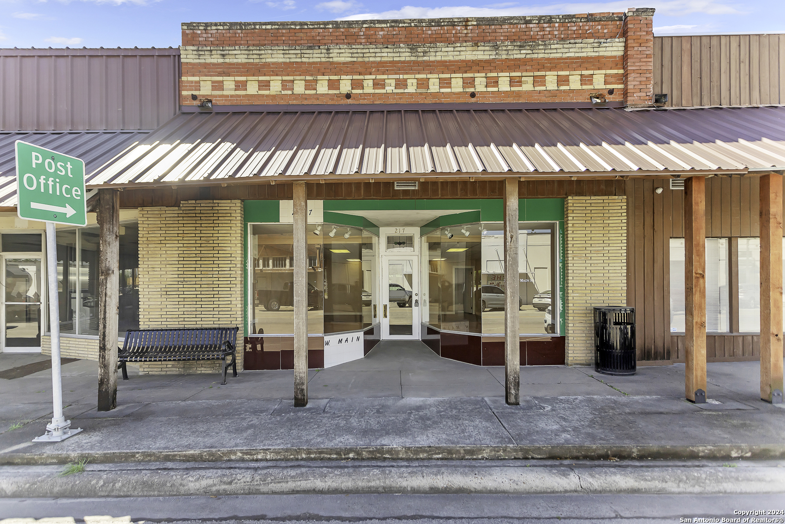 217 W Main Street Kenedy TX 78119