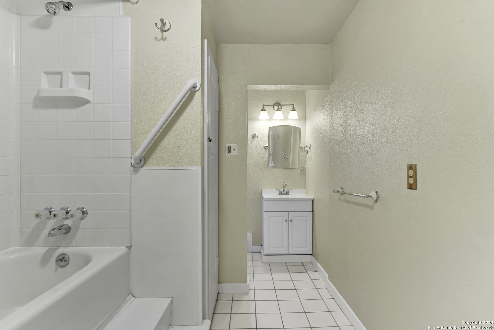 217 W Main Street Kenedy TX 78119