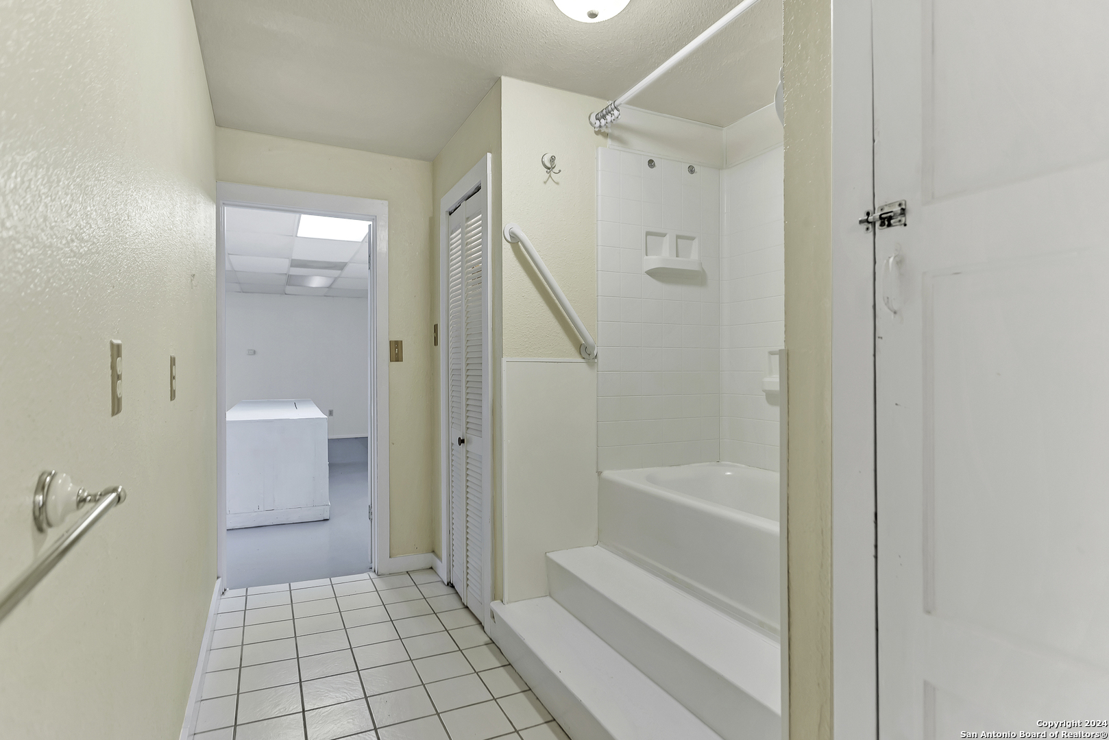 217 W Main Street Kenedy TX 78119