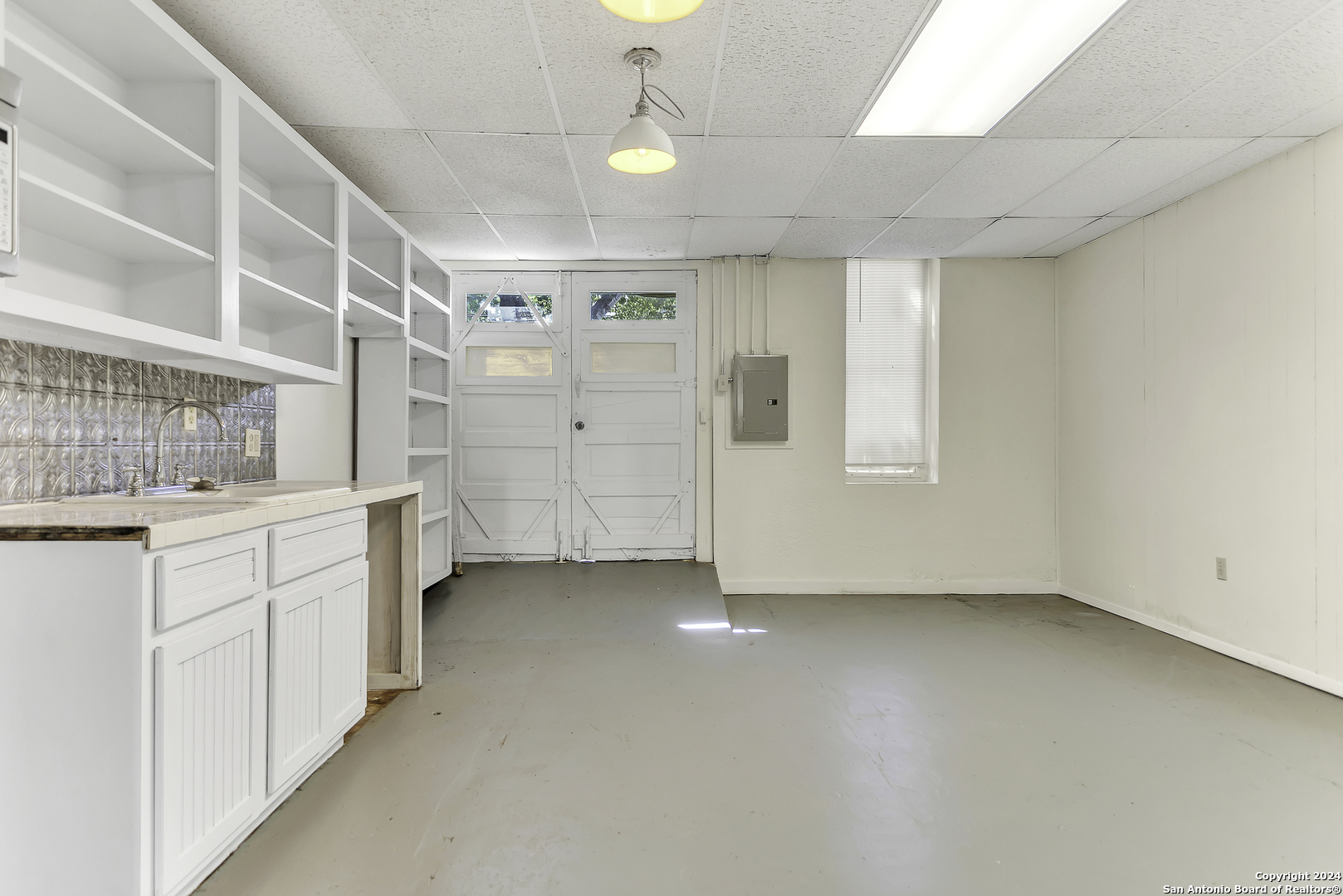 217 W Main Street Kenedy TX 78119