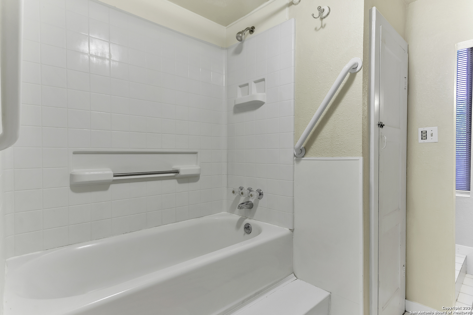 217 W Main Street Kenedy TX 78119