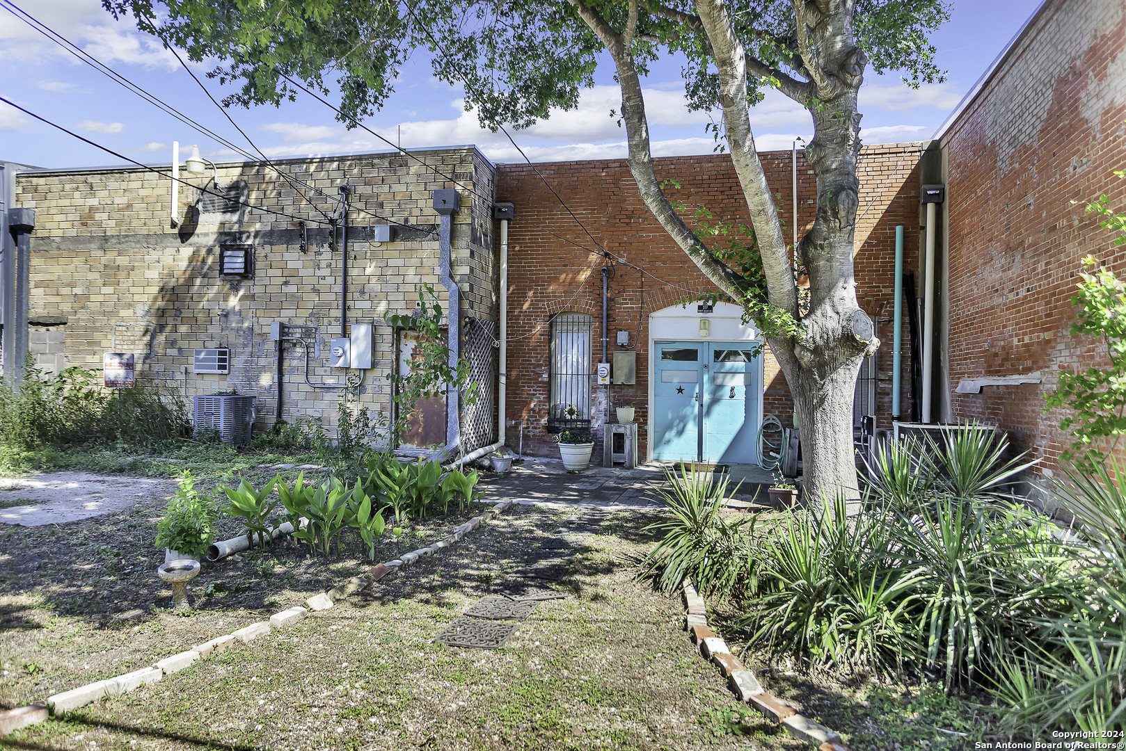 217 W Main Street Kenedy TX 78119