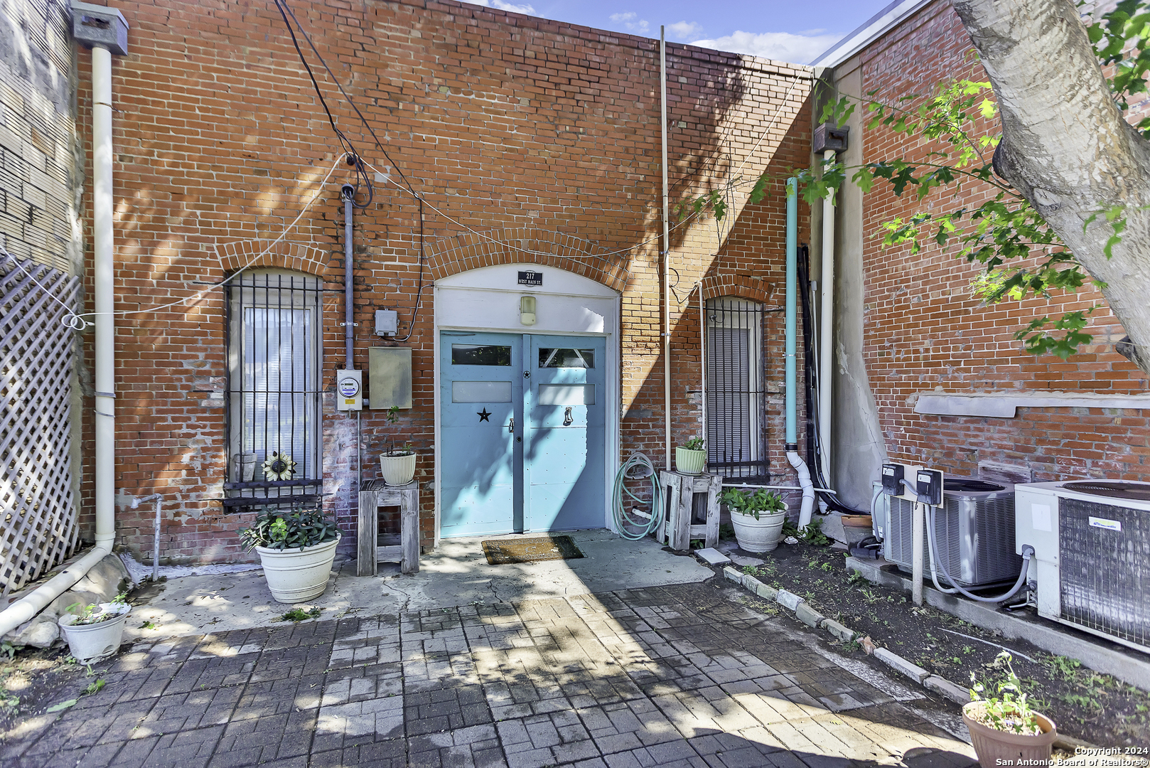 217 W Main Street Kenedy TX 78119