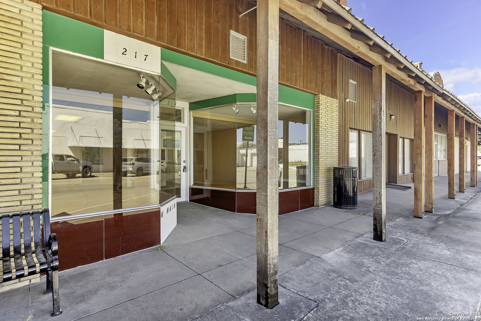 217 W Main Street Kenedy TX 78119