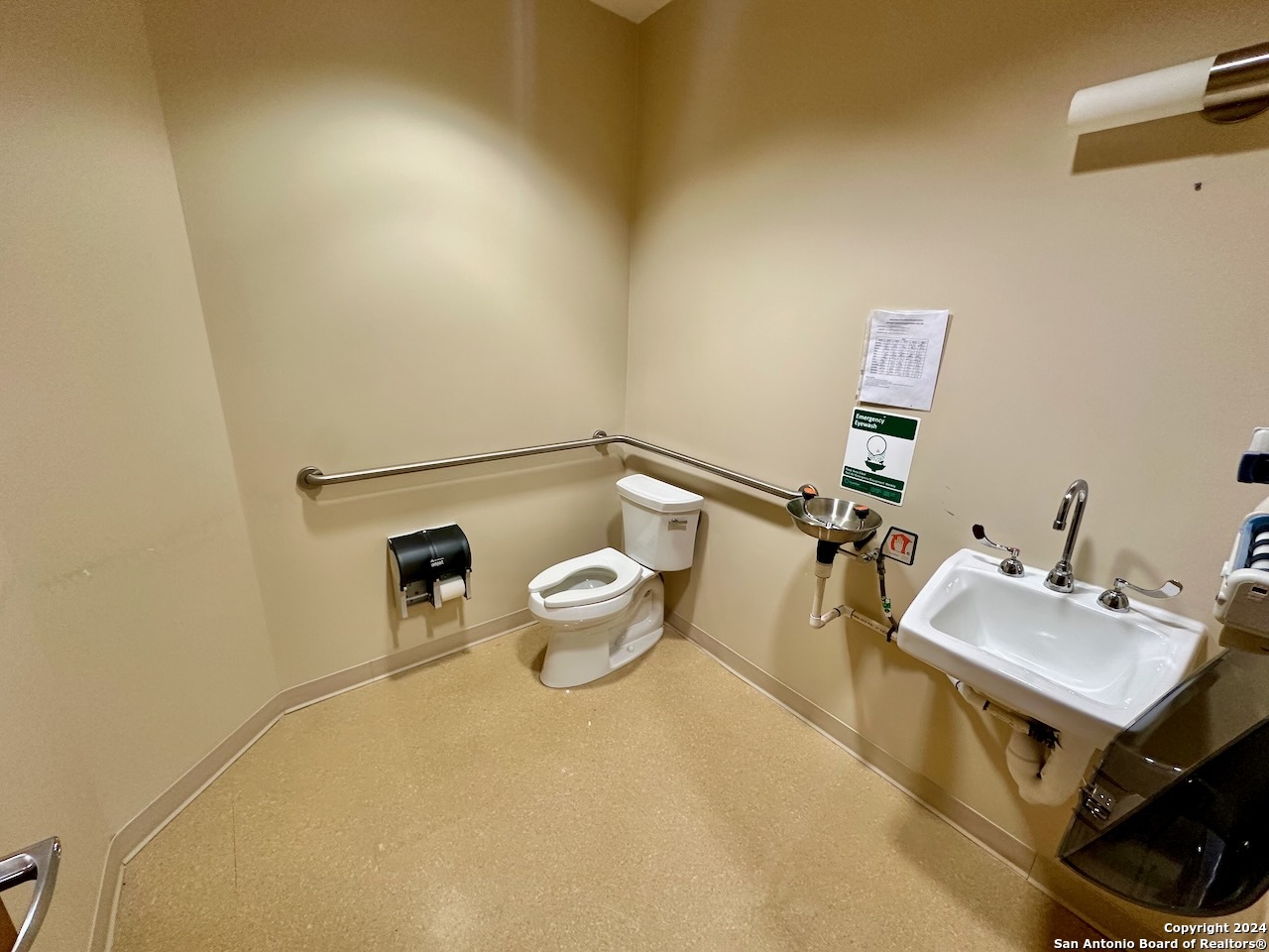 1222 W Oaklawn Road Pleasanton TX 78064