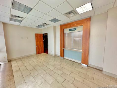 1222 W Oaklawn Road Pleasanton TX 78064
