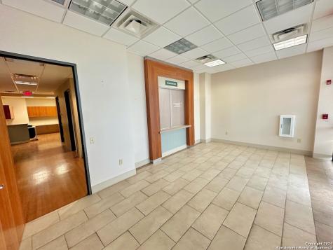 1222 W Oaklawn Road Pleasanton TX 78064