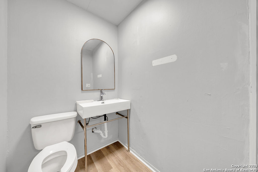 918 E Highway 97 Pleasanton TX 78064