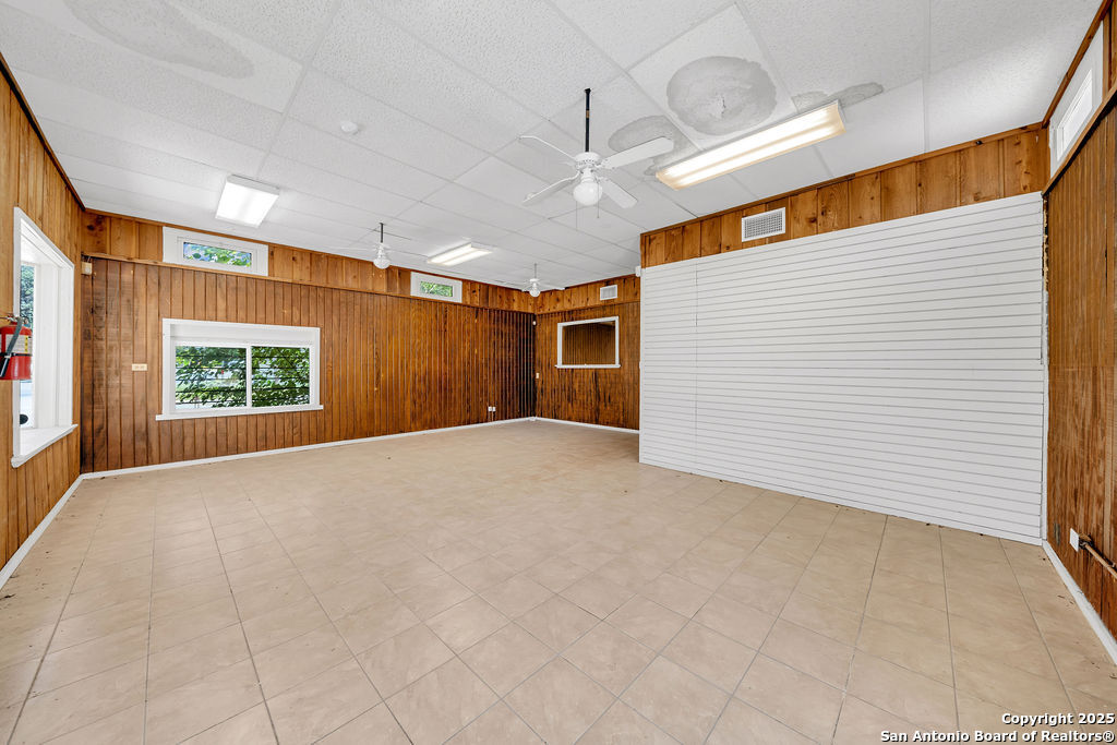 918 E Highway 97 Pleasanton TX 78064