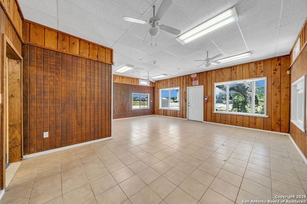 918 E Highway 97 Pleasanton TX 78064