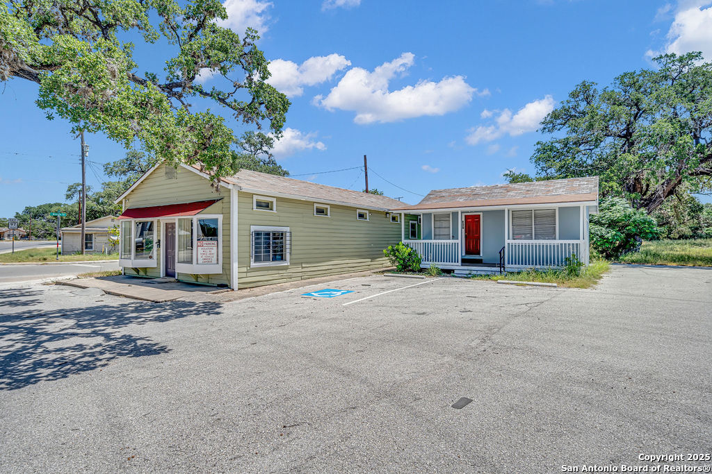 918 E Highway 97 Pleasanton TX 78064