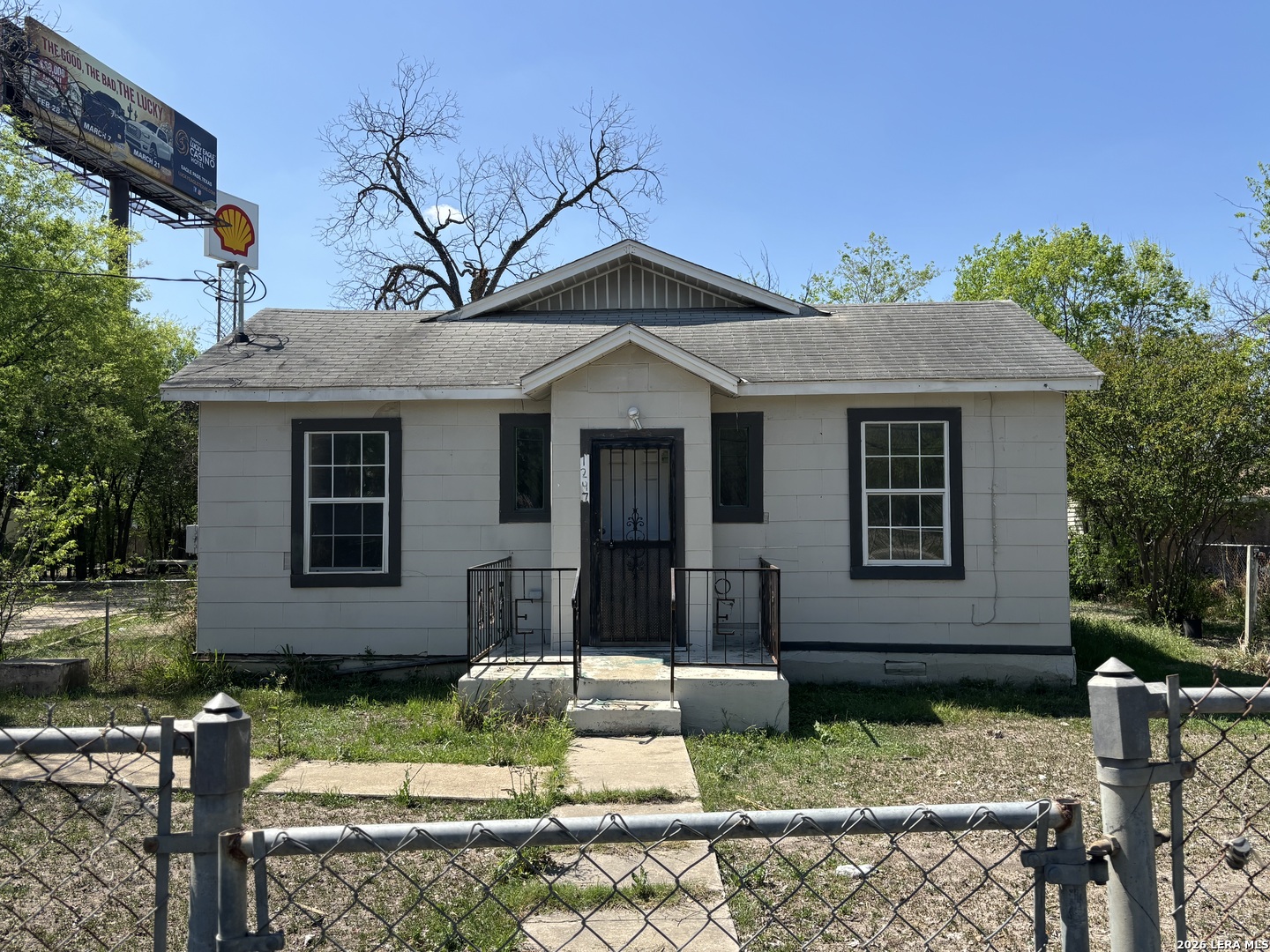 1235 & 1247 Commercial San Antonio TX 78221
